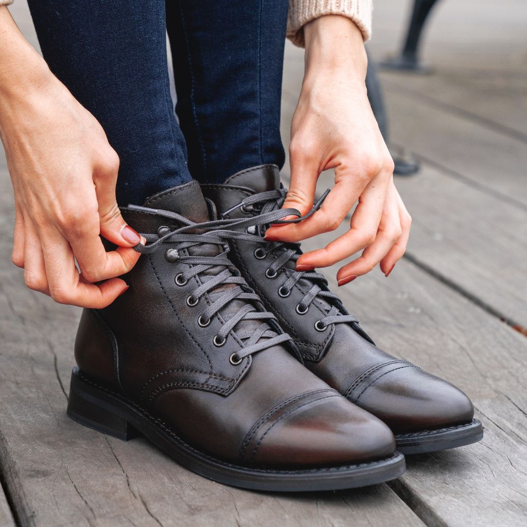 https://cdn.shopify.com/s/files/1/0419/1525/files/1024x1024-Women-Captain-BlackCoffee-041924-2_abb6a8b2-2b40-4cf3-a01d-0c766084a9f6.jpg?v=1715297806