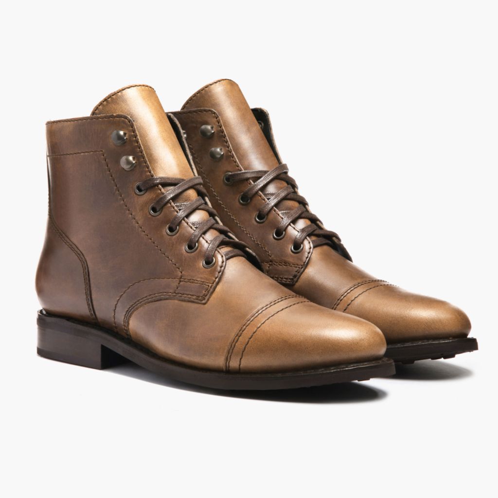 https://cdn.shopify.com/s/files/1/0419/1525/products/1024x1024-Women-Captain-Natural-030623-3.4.jpg?v=1680039542