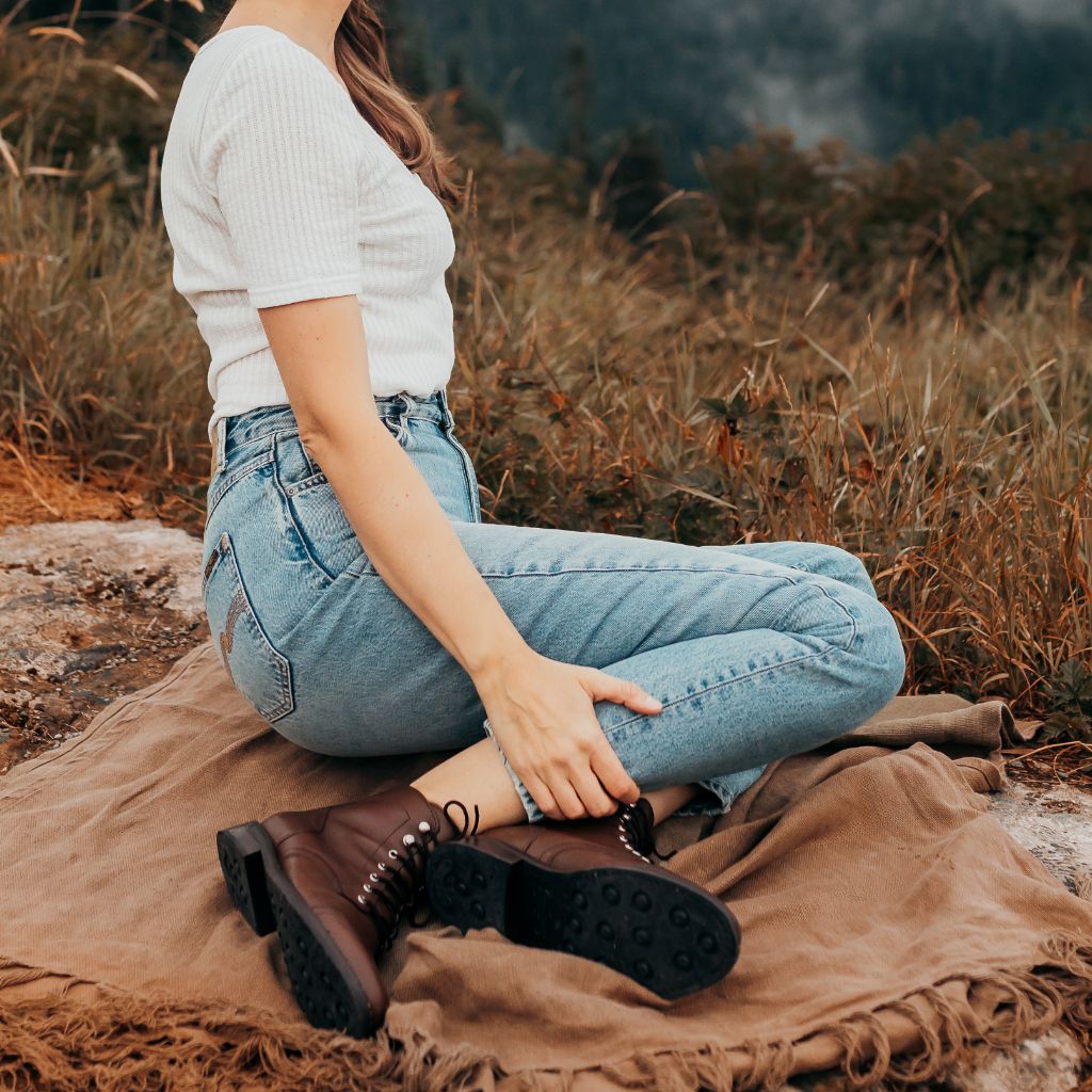 https://cdn.shopify.com/s/files/1/0419/1525/files/1024x1024-Women-Captain-Whiskey-101923-3.jpg?v=1698956841