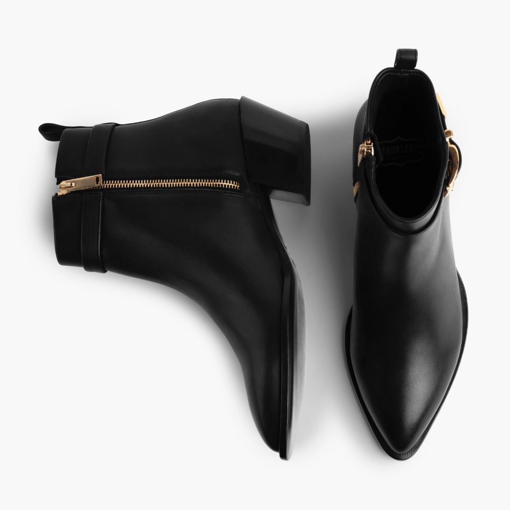 https://cdn.shopify.com/s/files/1/0419/1525/products/1024x1024-Women-Charm-Black-012422-Flatlay1.jpg?v=1643652061