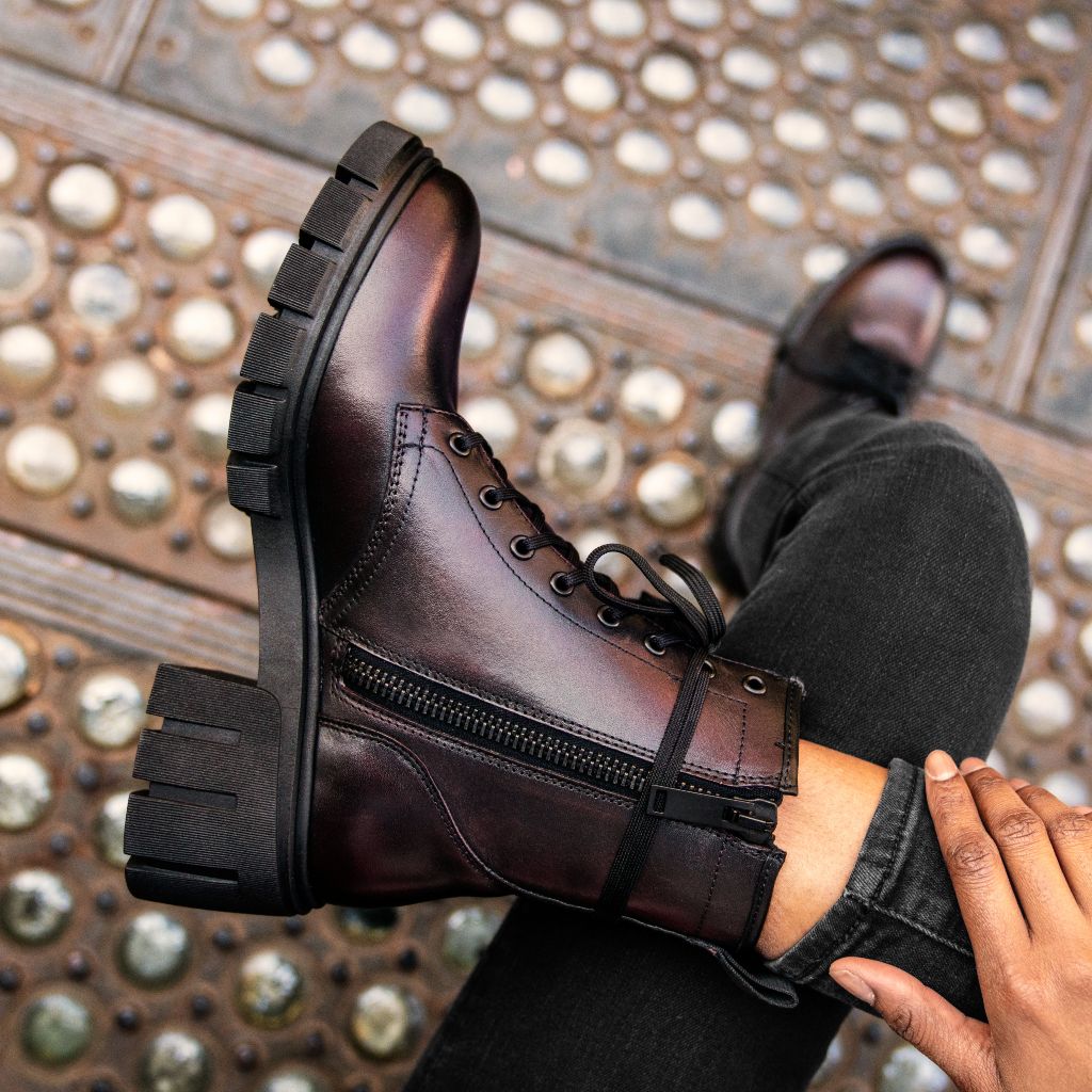 https://cdn.shopify.com/s/files/1/0419/1525/files/1024x1024-Women-Coda-BackCherry-051524-3_82235c8a-fbf3-4c4a-8011-4341ab7303ba.jpg?v=1718901599