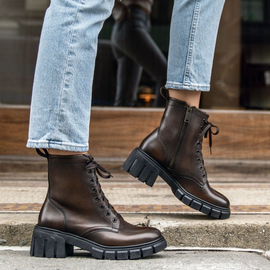 https://cdn.shopify.com/s/files/1/0419/1525/products/1024x1024-Women-Coda-DarkAnejo-041323-1.jpg?v=1681840150