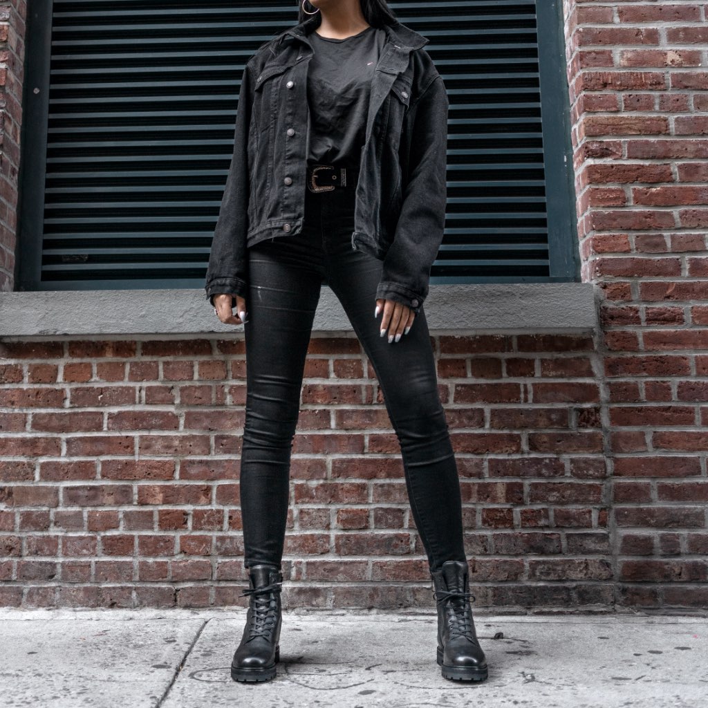 https://cdn.shopify.com/s/files/1/0419/1525/products/1024x1024-Women-Combat-Black-3.jpg?v=1603303298