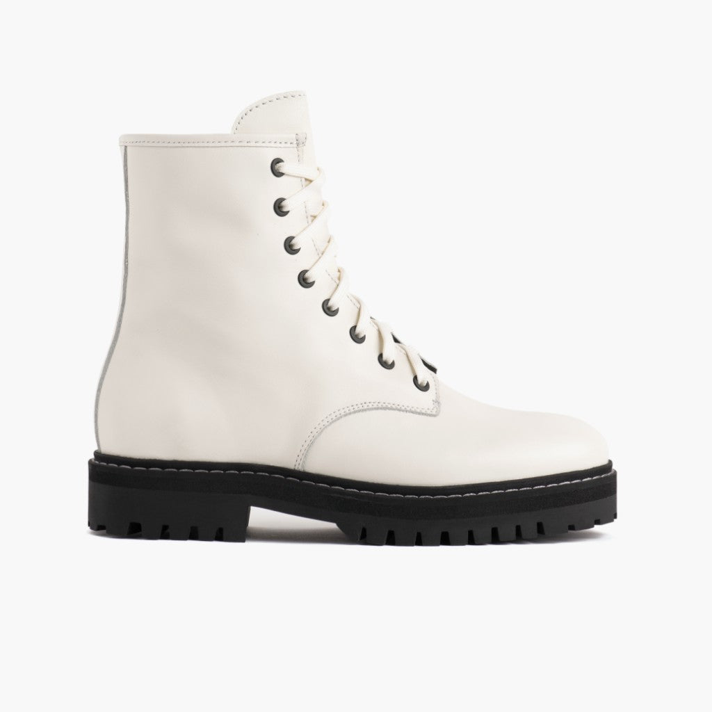 https://cdn.shopify.com/s/files/1/0419/1525/products/1024x1024-Women-Combat-Ecru-090921-Side.jpg?v=1683319137