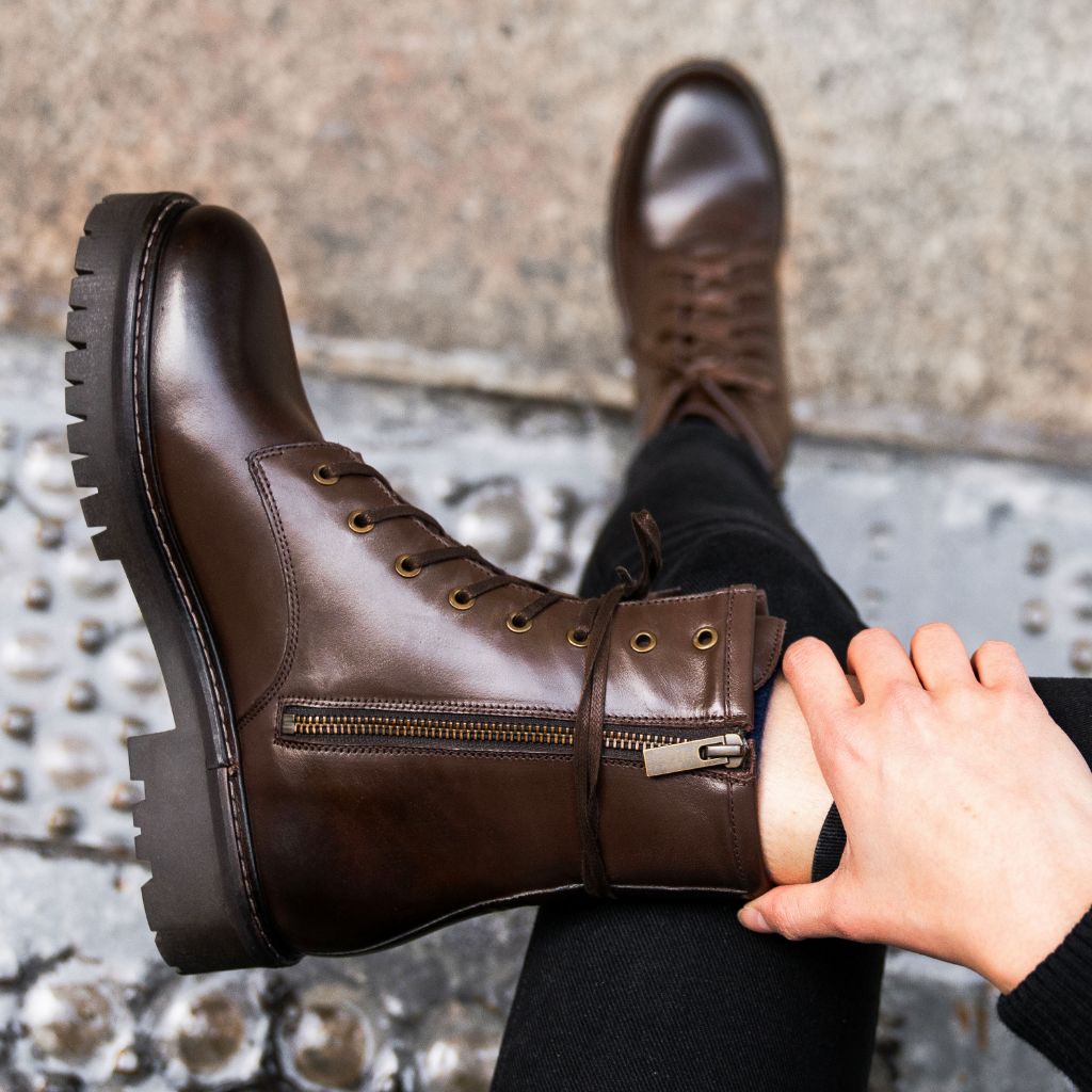 https://cdn.shopify.com/s/files/1/0419/1525/files/1024x1024-Women-Combat-Java-013124-2_92241bc8-2e9b-4bd9-b348-da588602717e.jpg?v=1707339181