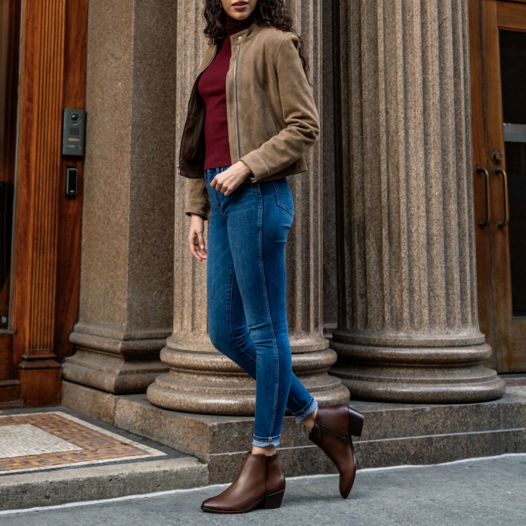 https://cdn.shopify.com/s/files/1/0419/1525/files/1024x1024-Women-Downtown-Amaretto-112923-3.jpg?v=1702512160