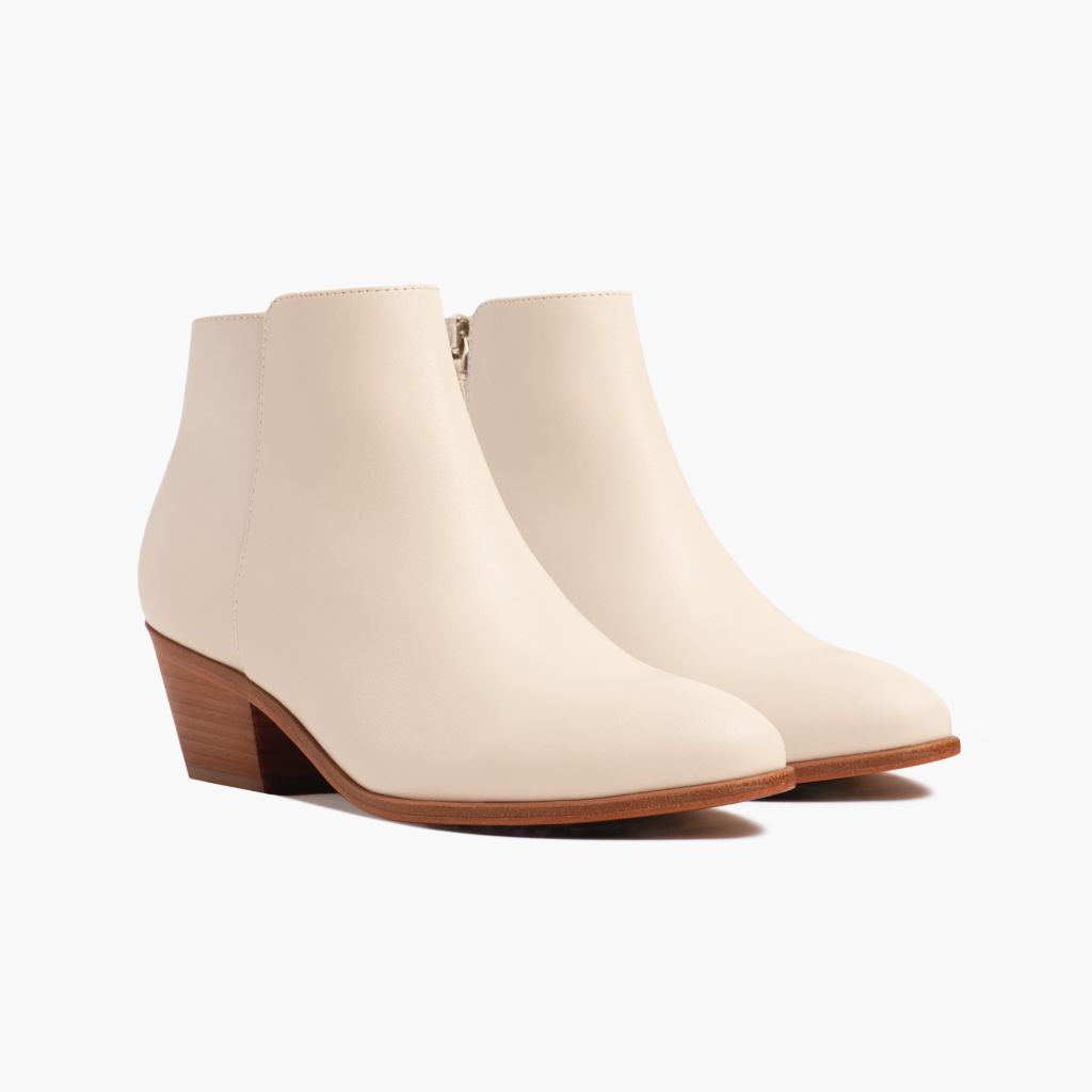 https://cdn.shopify.com/s/files/1/0419/1525/products/1024x1024-Women-Downtown-Beige-101421-3.4.jpg?v=1683319192