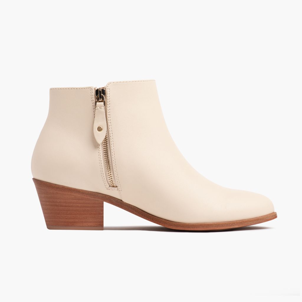 https://cdn.shopify.com/s/files/1/0419/1525/products/1024x1024-Women-Downtown-Beige-101421-Side.jpg?v=1634570295
