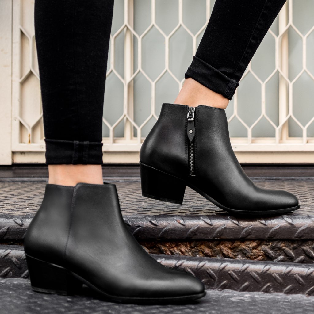 https://cdn.shopify.com/s/files/1/0419/1525/products/1024x1024-Women-Downtown-Black-061421-2_af6bd9a5-bd9a-4edd-b662-99210247d450.jpg?v=1623858115