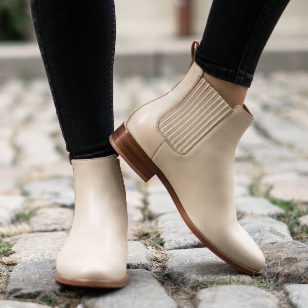 https://cdn.shopify.com/s/files/1/0419/1525/products/1024x1024-Women-Dreamer-Beige-101421-1.jpg?v=1634573108
