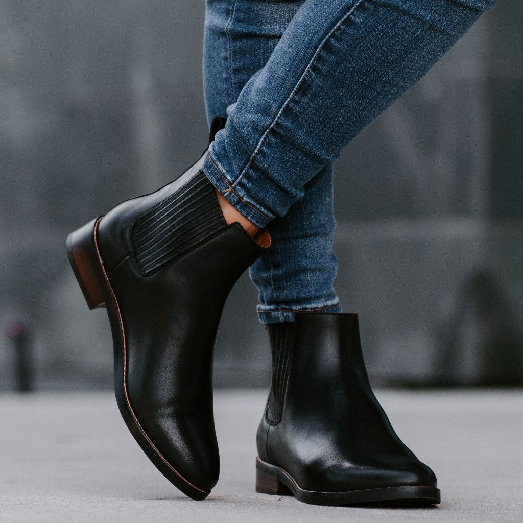 https://cdn.shopify.com/s/files/1/0419/1525/products/1024x1024-Women-Dreamer-Black-1.jpg?v=1596042066