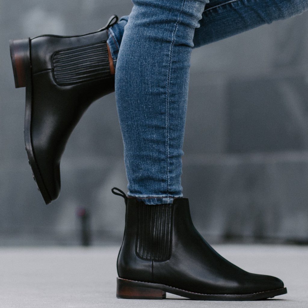 https://cdn.shopify.com/s/files/1/0419/1525/products/1024x1024-Women-Dreamer-Black-2.jpg?v=1596042066
