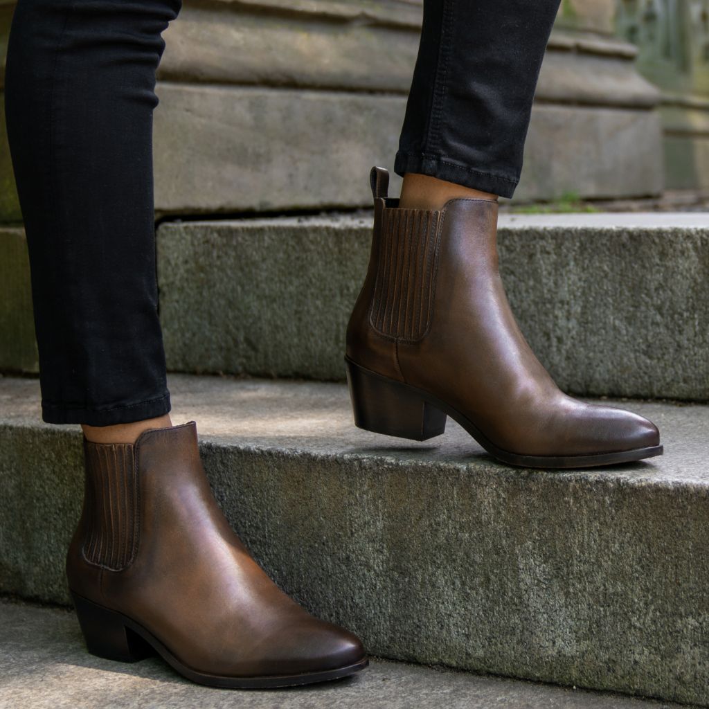 https://cdn.shopify.com/s/files/1/0419/1525/products/1024x1024-Women-Dreamer-Bootie-Anejo-061022-2.jpg?v=1654900475