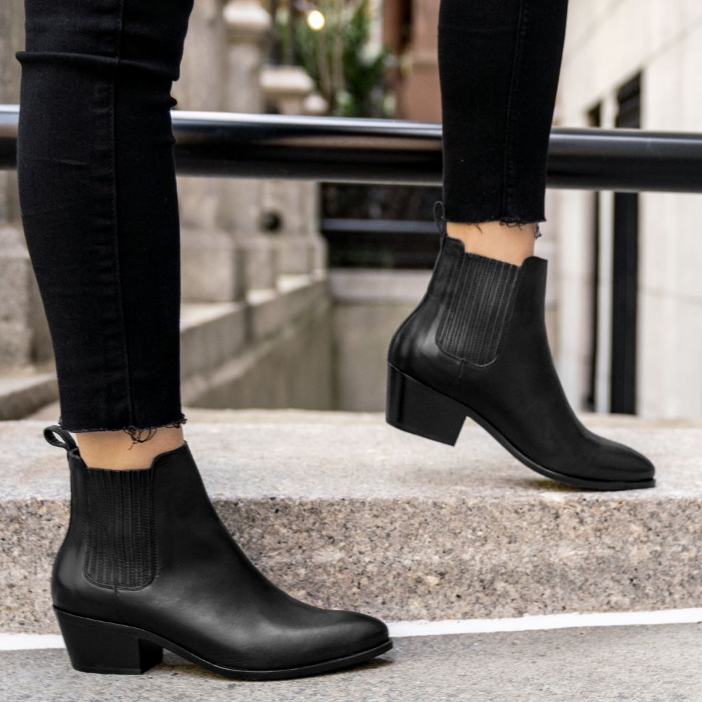 https://cdn.shopify.com/s/files/1/0419/1525/products/1024x1024-Women-Dreamer-Bootie-Black-Leather-050522-2.jpg?v=1698360356