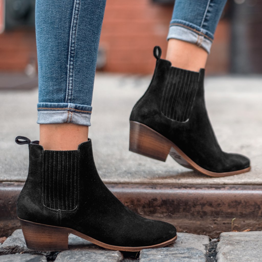 https://cdn.shopify.com/s/files/1/0419/1525/products/1024x1024-Women-DreamerBootie-Black-081321-2.jpg?v=1629207051