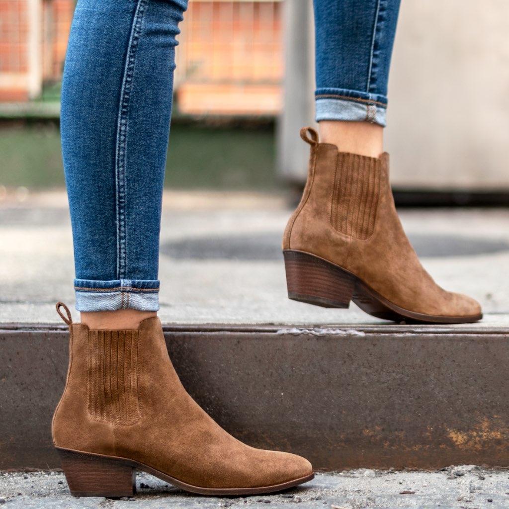 https://cdn.shopify.com/s/files/1/0419/1525/products/1024x1024-Women-DreamerBootie-GoldenBrown-2.jpg?v=1627324908