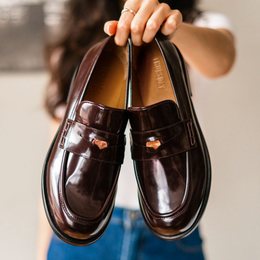 https://cdn.shopify.com/s/files/1/0419/1525/files/1024x1024-Women-DressPenny-Burgundy-032125-4A.jpg?v=1746029315