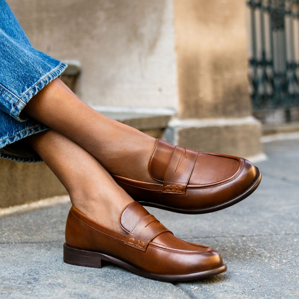 https://cdn.shopify.com/s/files/1/0419/1525/files/1024x1024-Women-DressPenny-Pecan-081525-2_501db757-9064-4568-a820-0b2f76ea8f95.jpg?v=1759934421