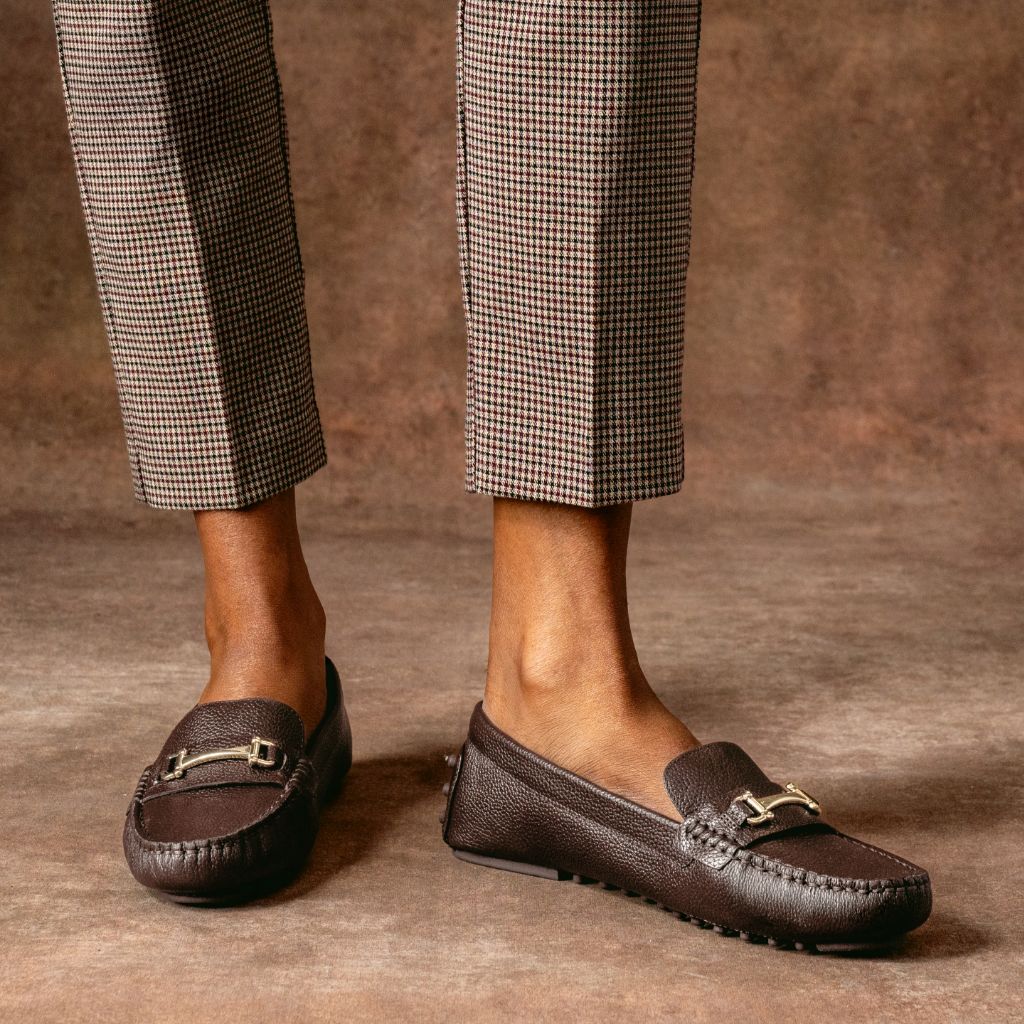 https://cdn.shopify.com/s/files/1/0419/1525/files/1024x1024-Women-DrivingLoafer-BrownGold-082025-1.jpg?v=1757956395