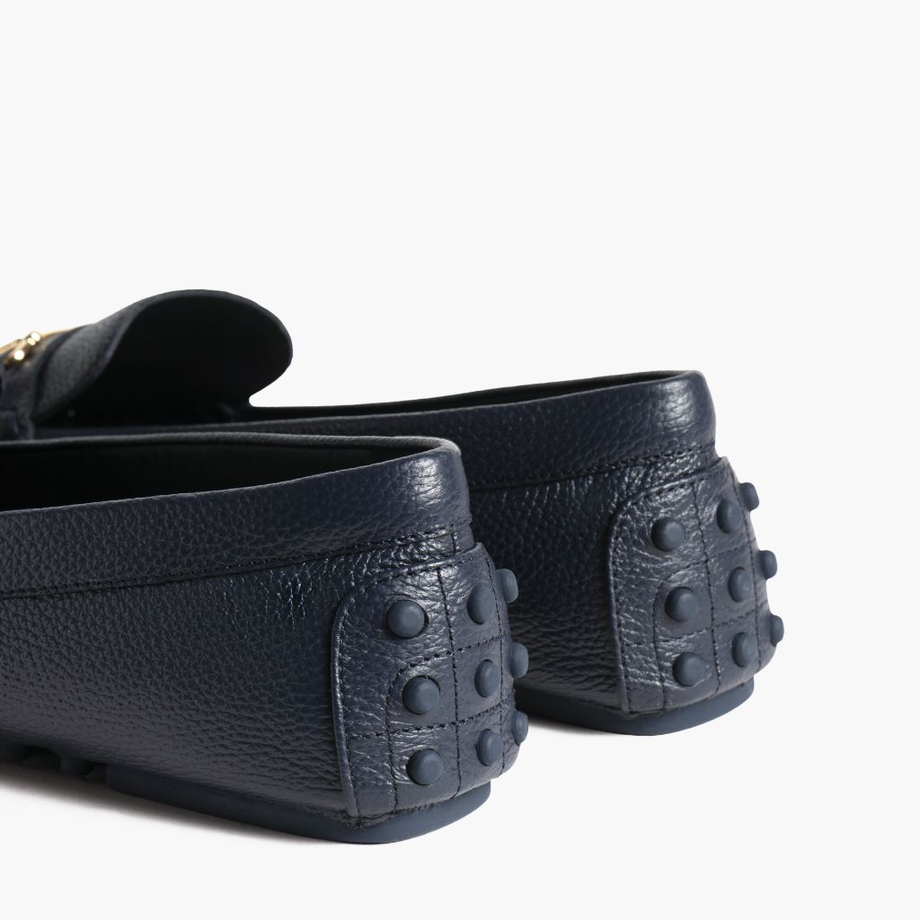 https://cdn.shopify.com/s/files/1/0419/1525/files/1024x1024-Women-DrivingLoafer-NavyGold-062524-Rear.jpg?v=1757957649
