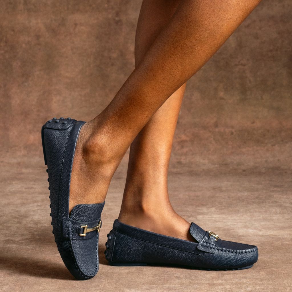 https://cdn.shopify.com/s/files/1/0419/1525/files/1024x1024-Women-DrivingLoafer-NavyGold-082025-3.jpg?v=1757956422
