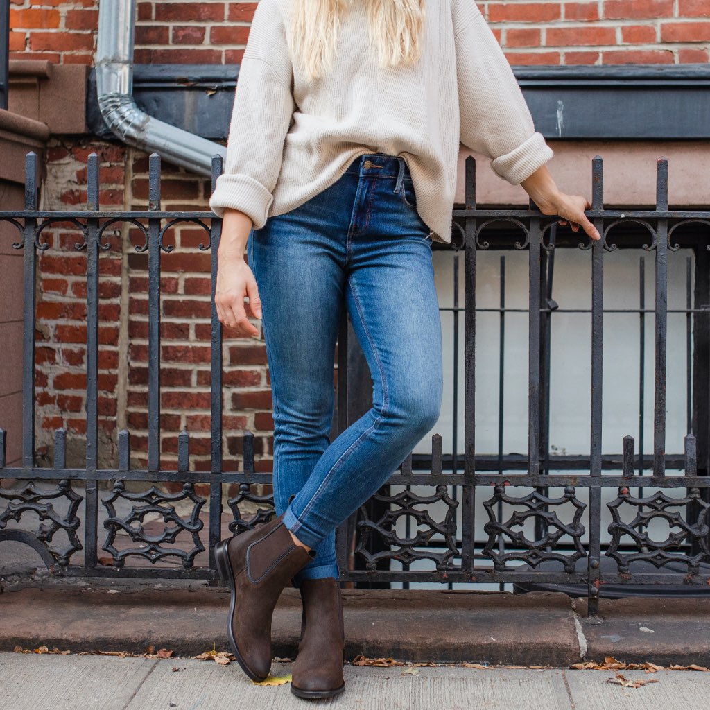 https://cdn.shopify.com/s/files/1/0419/1525/products/1024x1024-Women-Duchess-DarkBrownSuede-1.jpg?v=1602276276