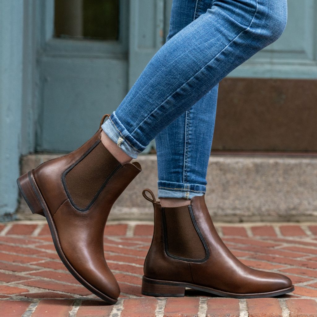 https://cdn.shopify.com/s/files/1/0419/1525/products/1024x1024-Women-Duchess-Walnut-090922-1.jpg?v=1664828533