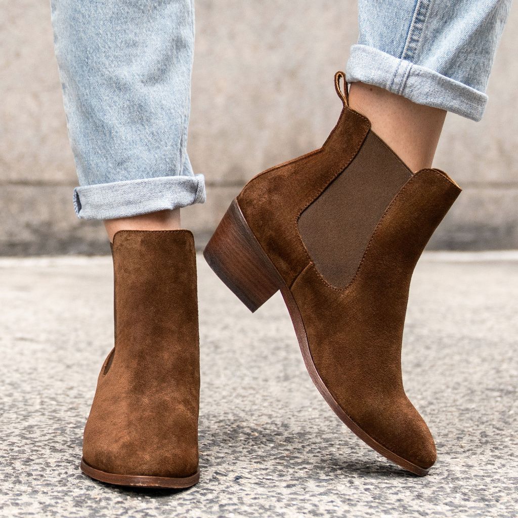 https://cdn.shopify.com/s/files/1/0419/1525/files/1024x1024-Women-DuchessBootie-Cinnamon-090823-1.jpg?v=1694555553