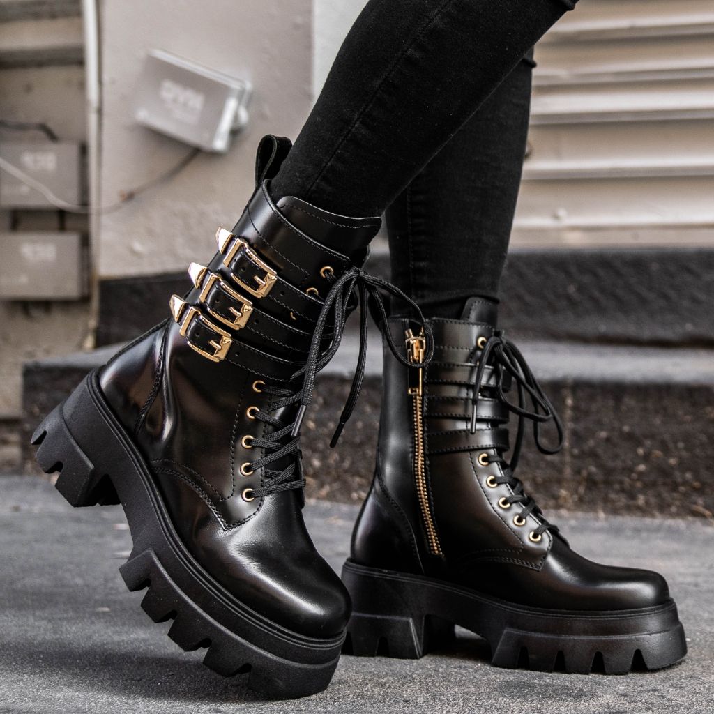 https://cdn.shopify.com/s/files/1/0419/1525/products/1024x1024-Women-Dynasty-Black_Gold-022522-1.jpg?v=1646694139
