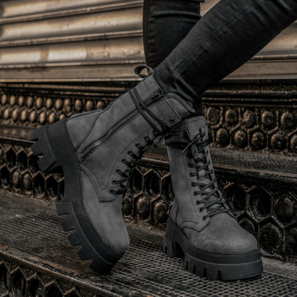 https://cdn.shopify.com/s/files/1/0419/1525/products/1024x1024-Women-Dynasty-GreyMatte-021022-1.jpg?v=1644878685
