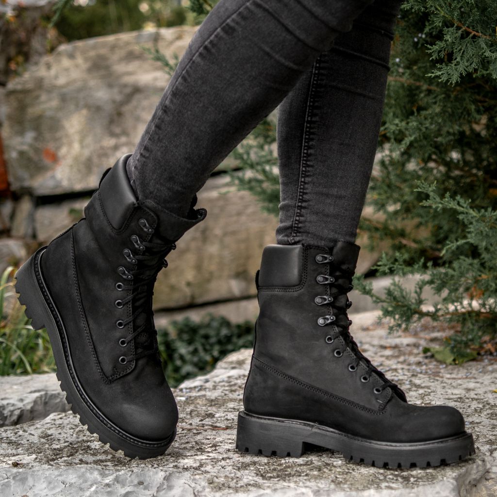 https://cdn.shopify.com/s/files/1/0419/1525/files/1024x1024-Women-Explorer-BlackMatte-031224-1.jpg?v=1710268843
