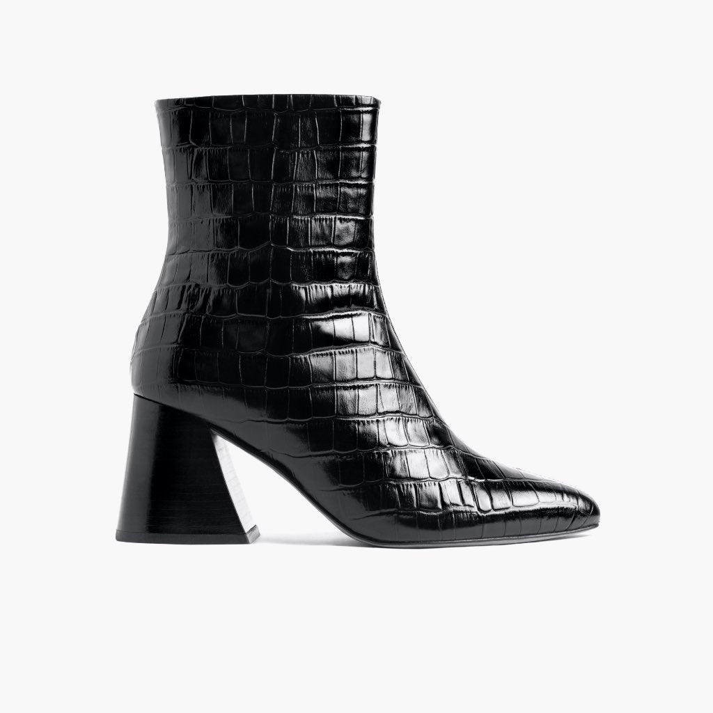 https://cdn.shopify.com/s/files/1/0419/1525/products/1024x1024-Women-Heartbreaker-BlackCroco-081721-Side.jpg?v=1630448913