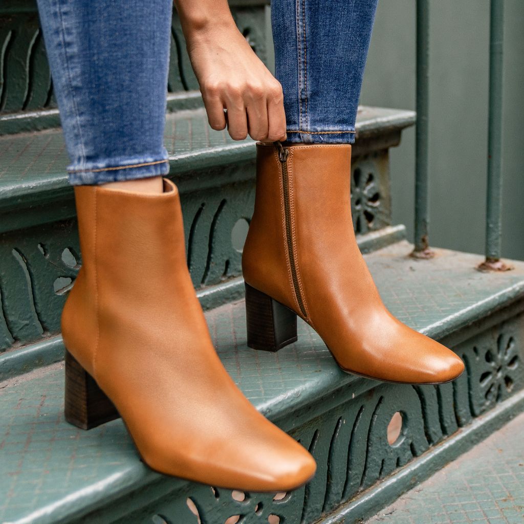 https://cdn.shopify.com/s/files/1/0419/1525/files/1024x1024-Women-HighStandard-Toffee-080923-2.jpg?v=1692046726