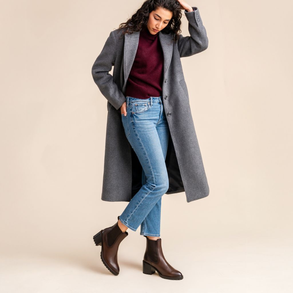 https://cdn.shopify.com/s/files/1/0419/1525/files/1024x1024-Women-Knockout-Chocolate-012125-1_c205b6e0-d375-44f1-b81b-969f5231e3da.jpg?v=1748985255