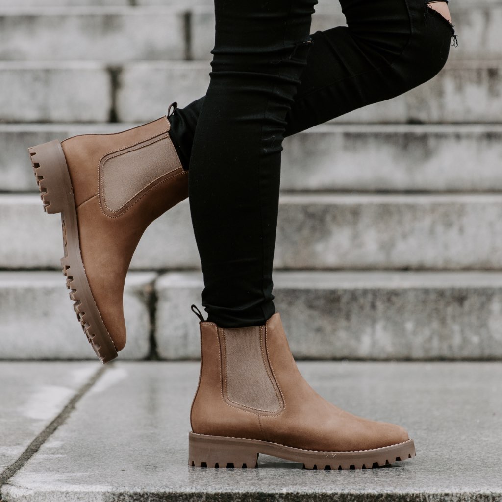 https://cdn.shopify.com/s/files/1/0419/1525/products/1024x1024-Women-Legend-Pebble-1.jpg?v=1602697026