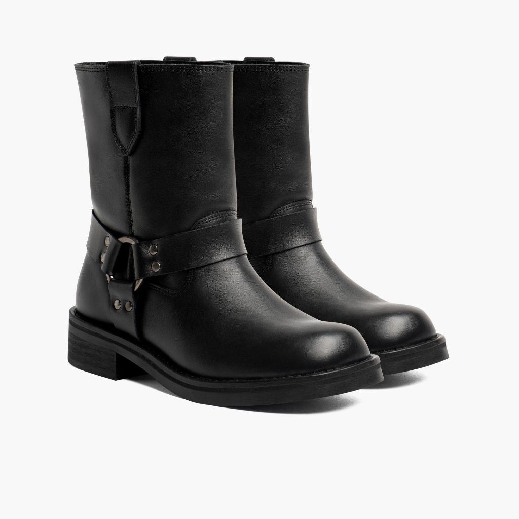 https://cdn.shopify.com/s/files/1/0419/1525/files/1024x1024-Women-Outlaw-Black-111324-3.4.jpg?v=1732043755