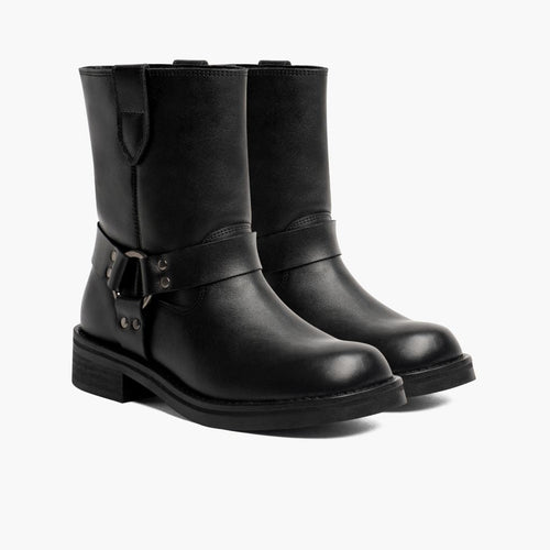https://cdn.shopify.com/s/files/1/0419/1525/files/1024x1024-Women-Outlaw-Black-111324-3.4.jpg?v=1732043755