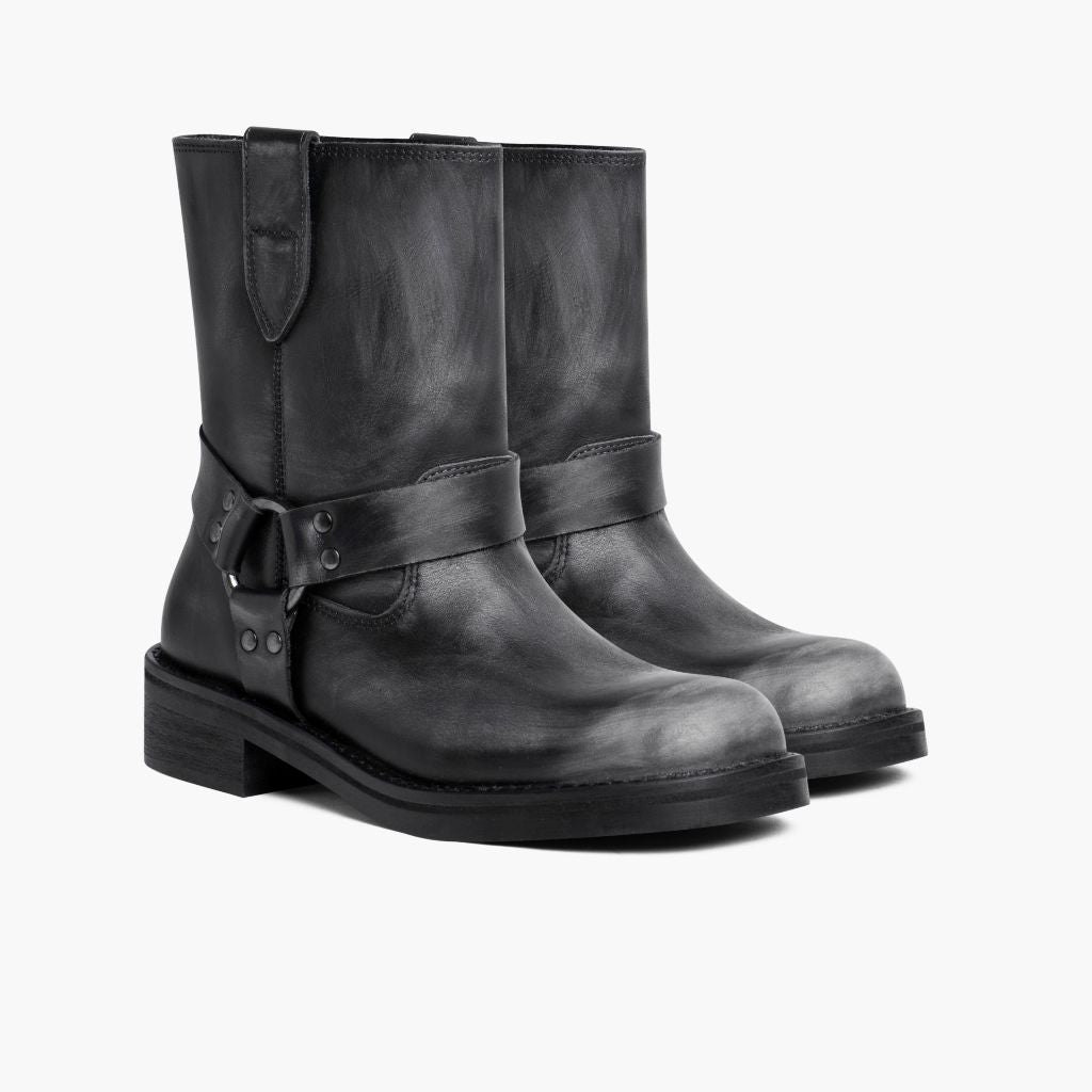 https://cdn.shopify.com/s/files/1/0419/1525/files/1024x1024-Women-Outlaw-VintageIron-111324-3.4.jpg?v=1732043793