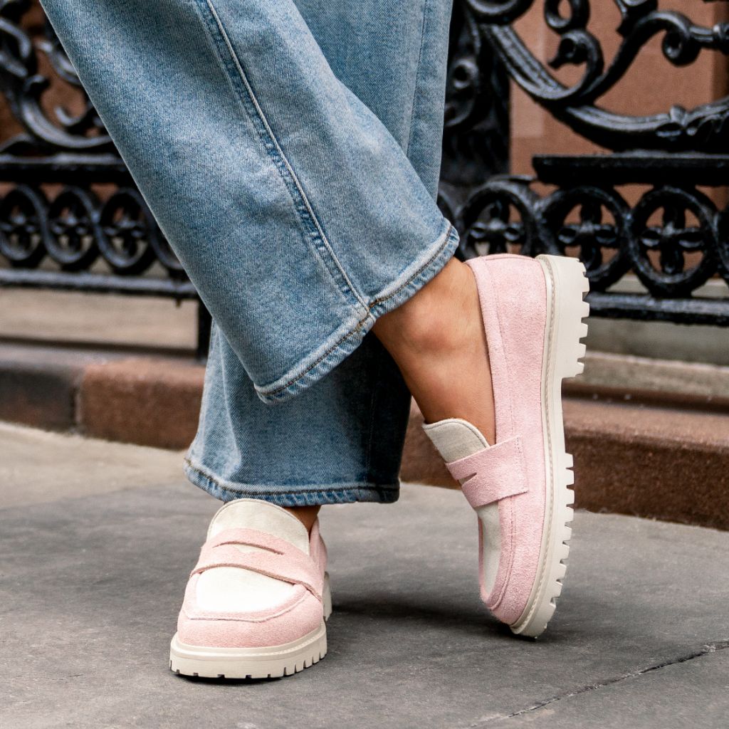 https://cdn.shopify.com/s/files/1/0419/1525/files/1024x1024-Women-Penny-Pink-012325-1.jpg?v=1741019539