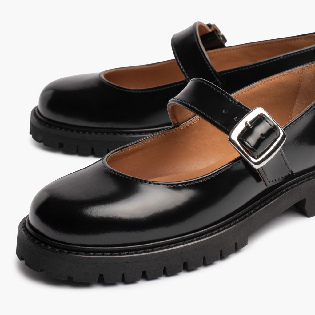 https://cdn.shopify.com/s/files/1/0419/1525/files/1024x1024-Women-PennyJane-Black-110325-Detail_989e7e1f-02a7-4a2c-94e5-5deefa5ff24b.jpg?v=1765231374