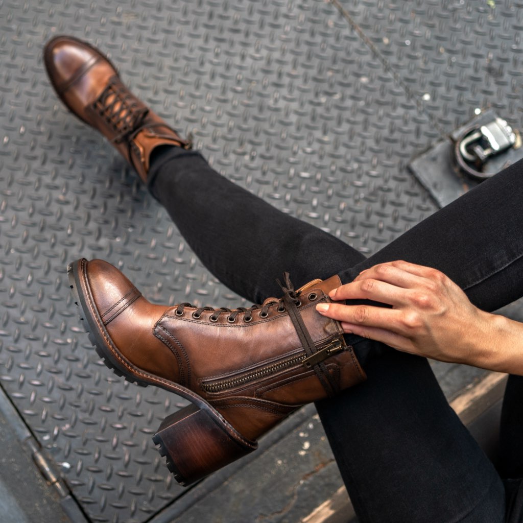 https://cdn.shopify.com/s/files/1/0419/1525/products/1024x1024-Women-Rebel-Walnut-072021-3.jpg?v=1627329817