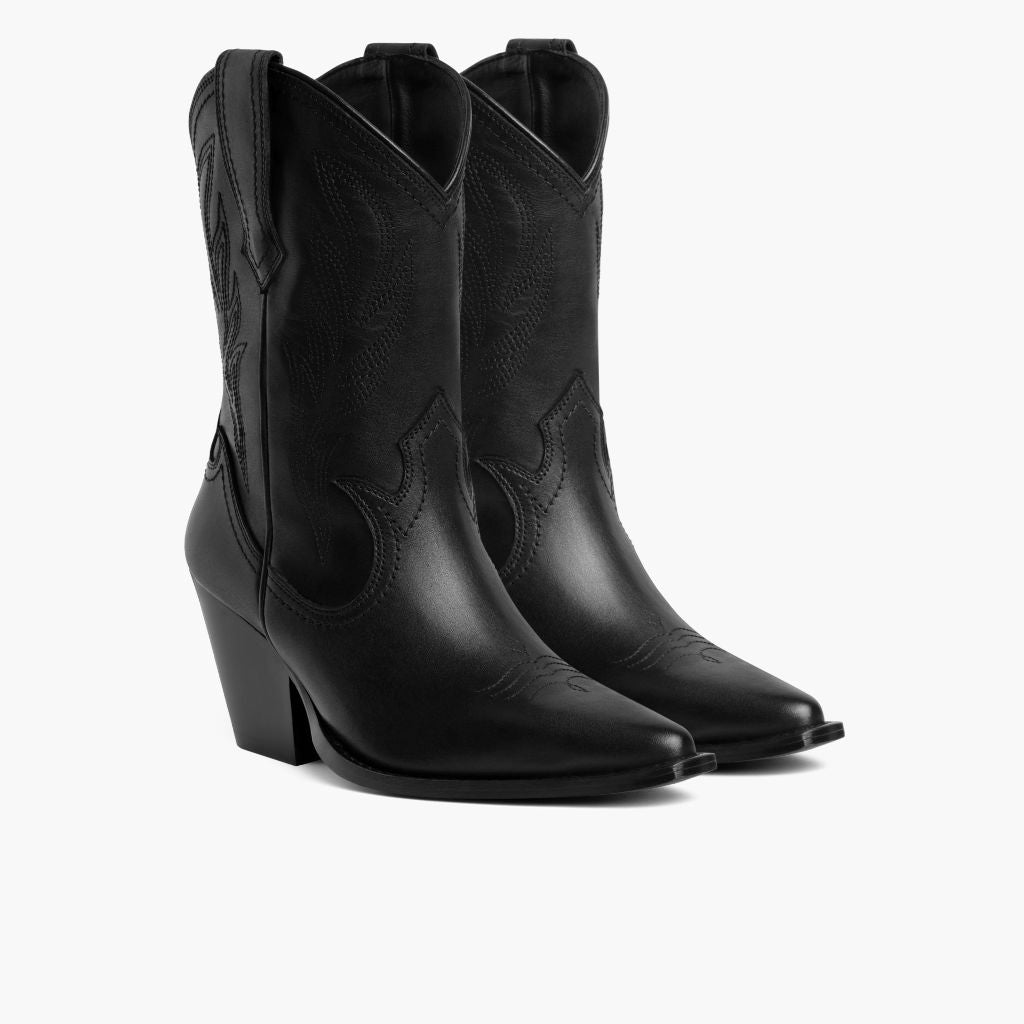 https://cdn.shopify.com/s/files/1/0419/1525/products/1024x1024-Women-Sierra-Black-032823-3.4.jpg?v=1680046173