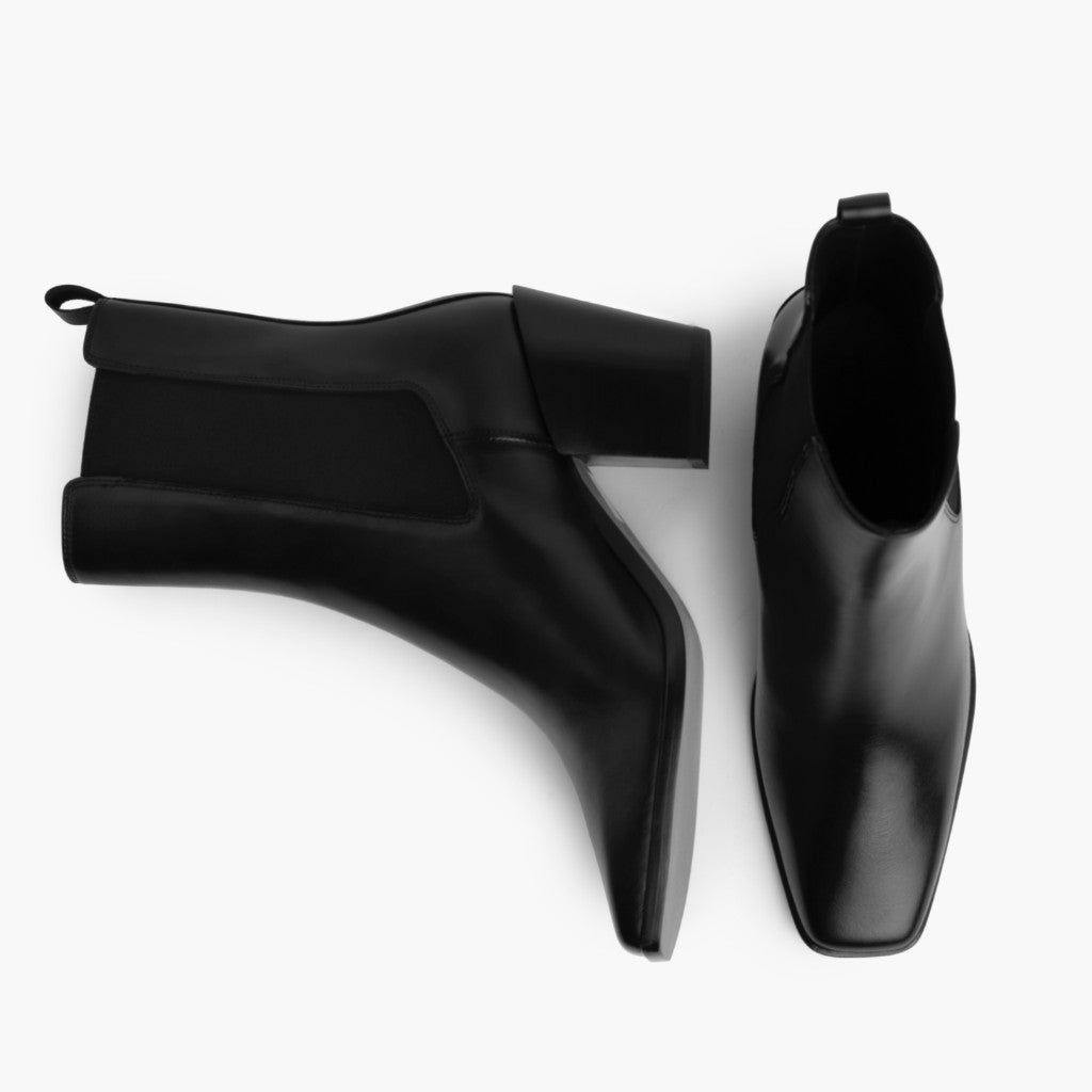 https://cdn.shopify.com/s/files/1/0419/1525/products/1024x1024-Women-Soho-Black-090621-Flatlay1.jpg?v=1631549664