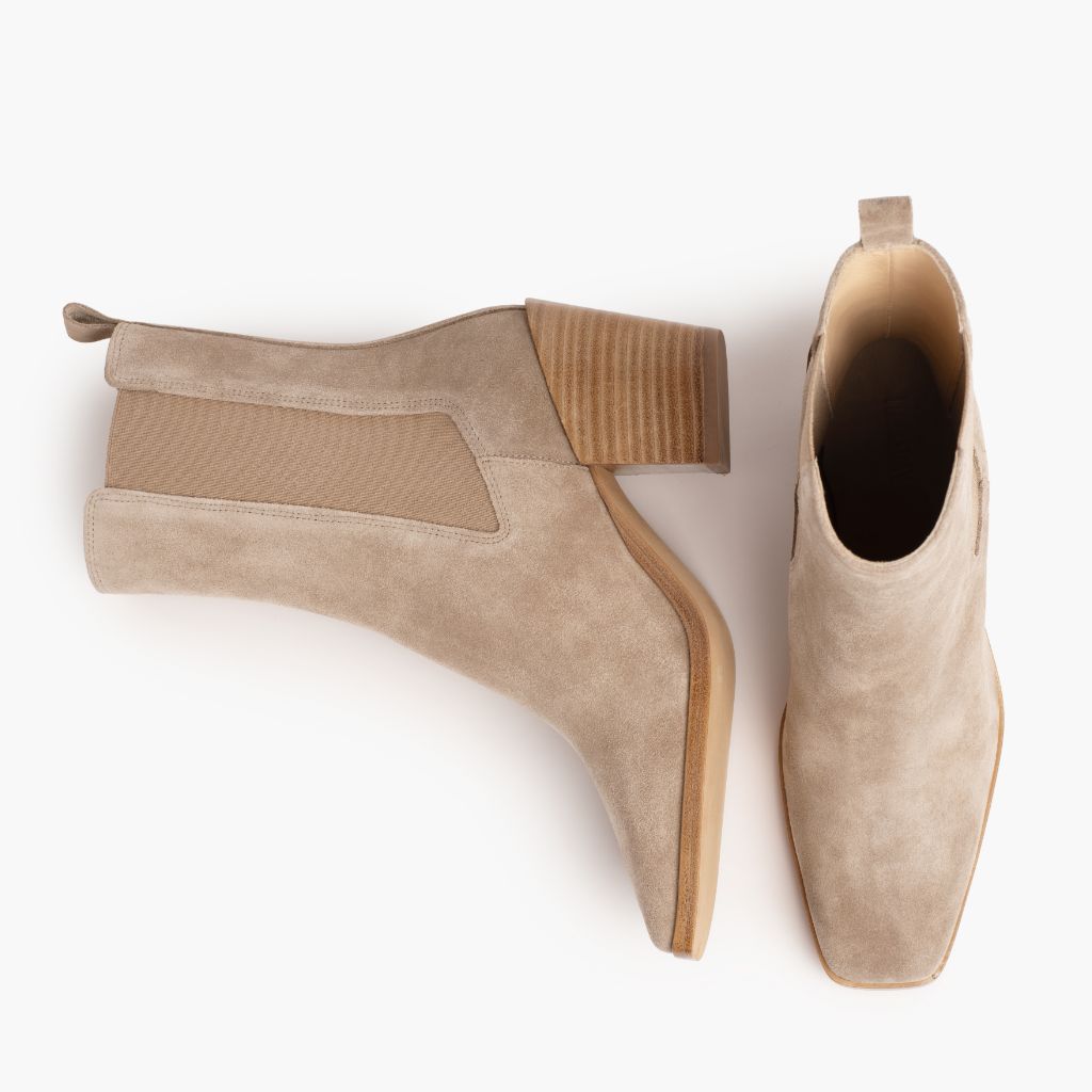 https://cdn.shopify.com/s/files/1/0419/1525/products/1024x1024-Women-Soho-Sand-101421-Flatlay1.jpg?v=1634607714