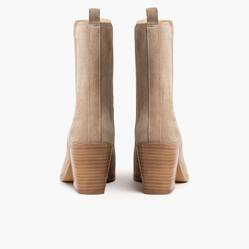 https://cdn.shopify.com/s/files/1/0419/1525/products/1024x1024-Women-Soho-Sand-101421-Rear.jpg?v=1634607713