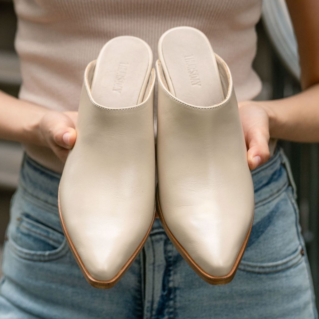 https://cdn.shopify.com/s/files/1/0419/1525/files/1024x1024-Women-Summer-Ivory-071423-3.jpg?v=1690839223