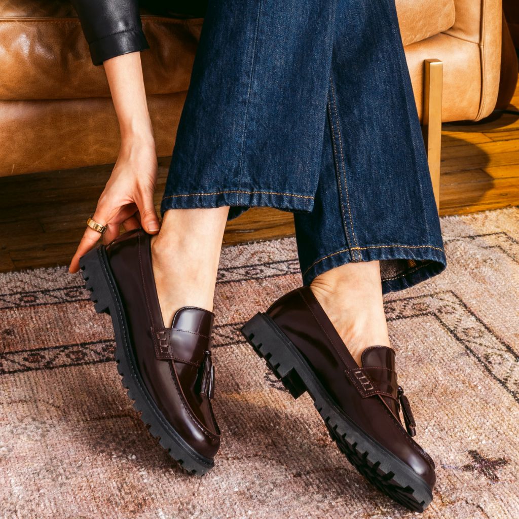 https://cdn.shopify.com/s/files/1/0419/1525/files/1024x1024-Women-TasselPenny-Burgundy-012226-2.jpg?v=1771869027