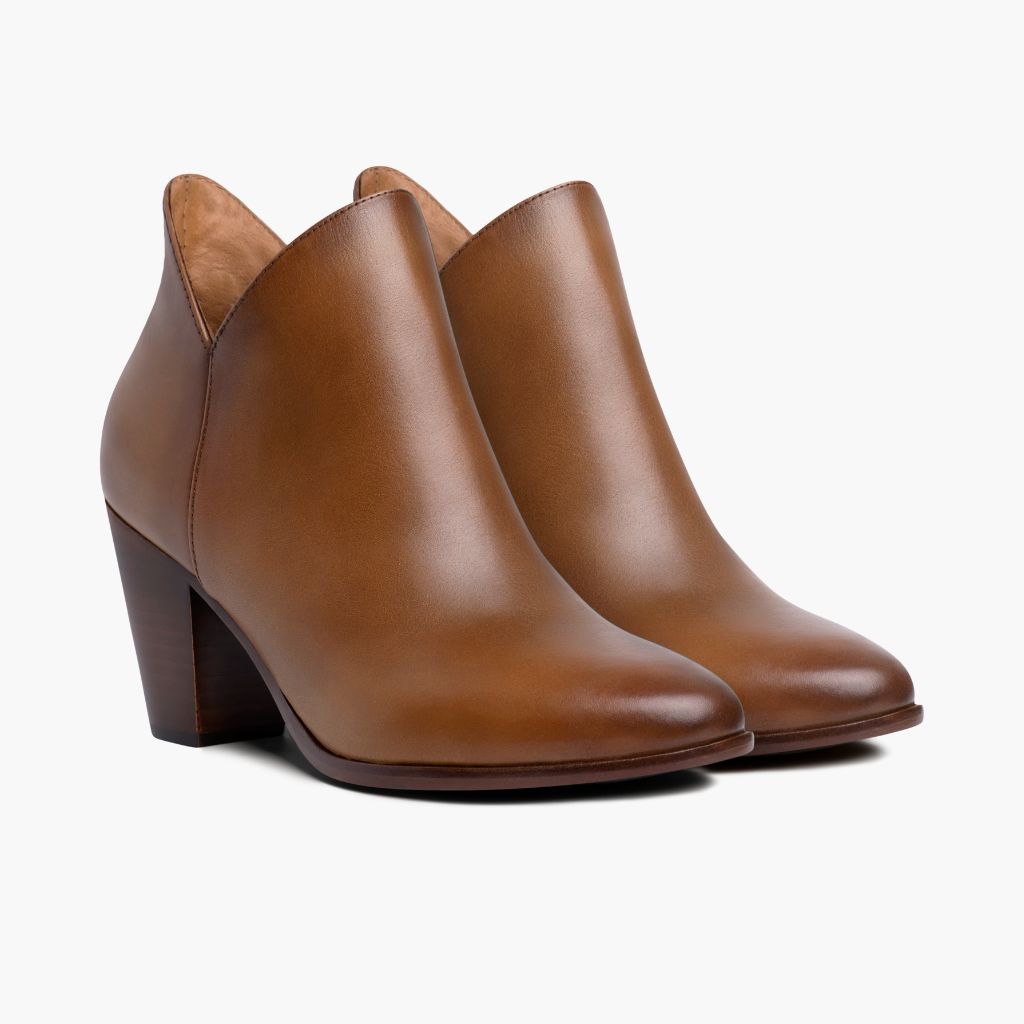 https://cdn.shopify.com/s/files/1/0419/1525/products/1024x1024-Women-Uptown-Tan-102122-3.4.jpg?v=1666739585