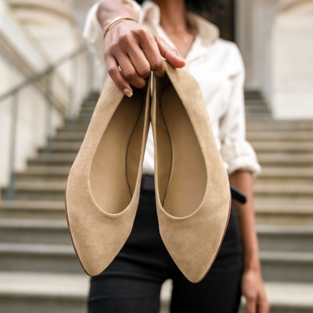 https://cdn.shopify.com/s/files/1/0419/1525/files/1024x1024-Women-VivaBalletFlat-Camel-042723-3_12e22b93-90c4-4b02-aaa2-8c39ff33b112.jpg?v=1704407643