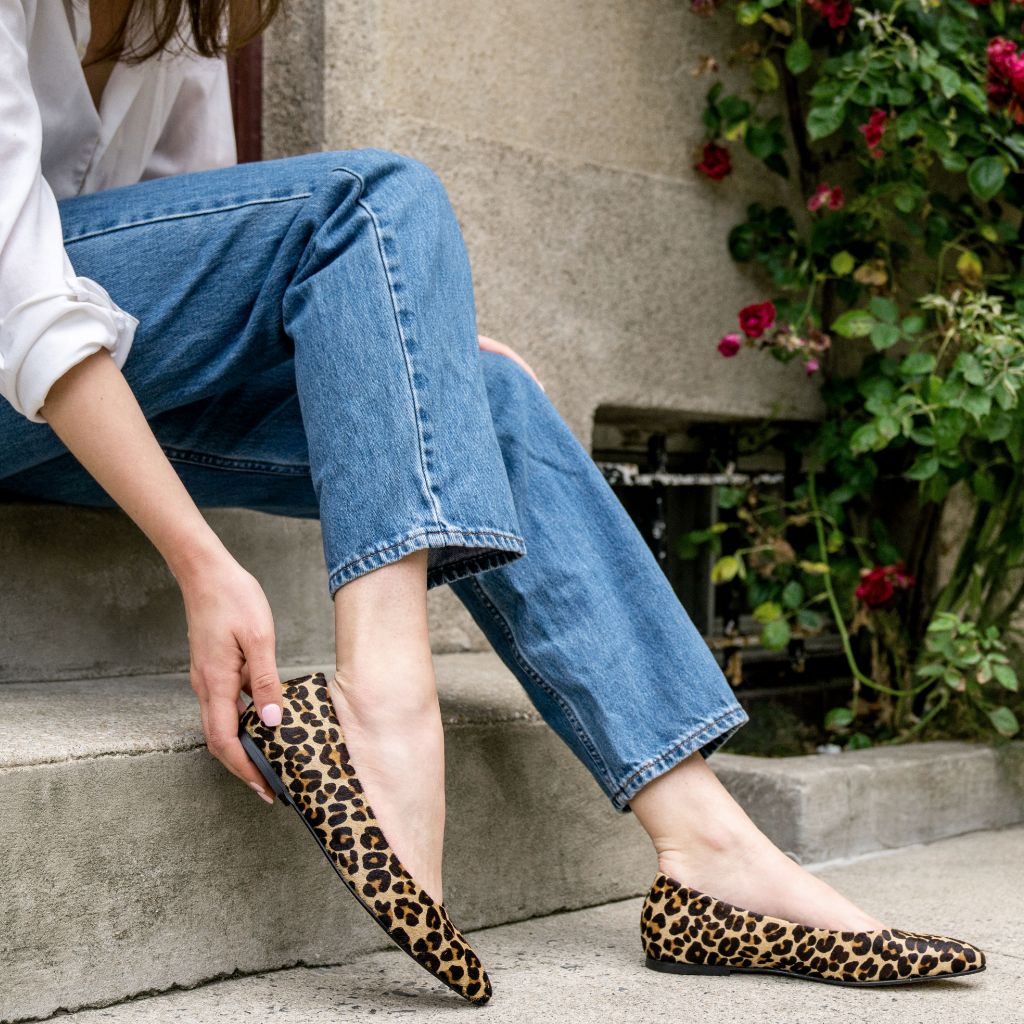 https://cdn.shopify.com/s/files/1/0419/1525/files/1024x1024-Women-VivaBalletFlat-Leopard-060823-3.jpg?v=1688001513